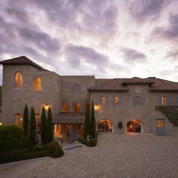 Bruni's Restaurant at Villa Howden Bruni's Restaurant at Villa Howden